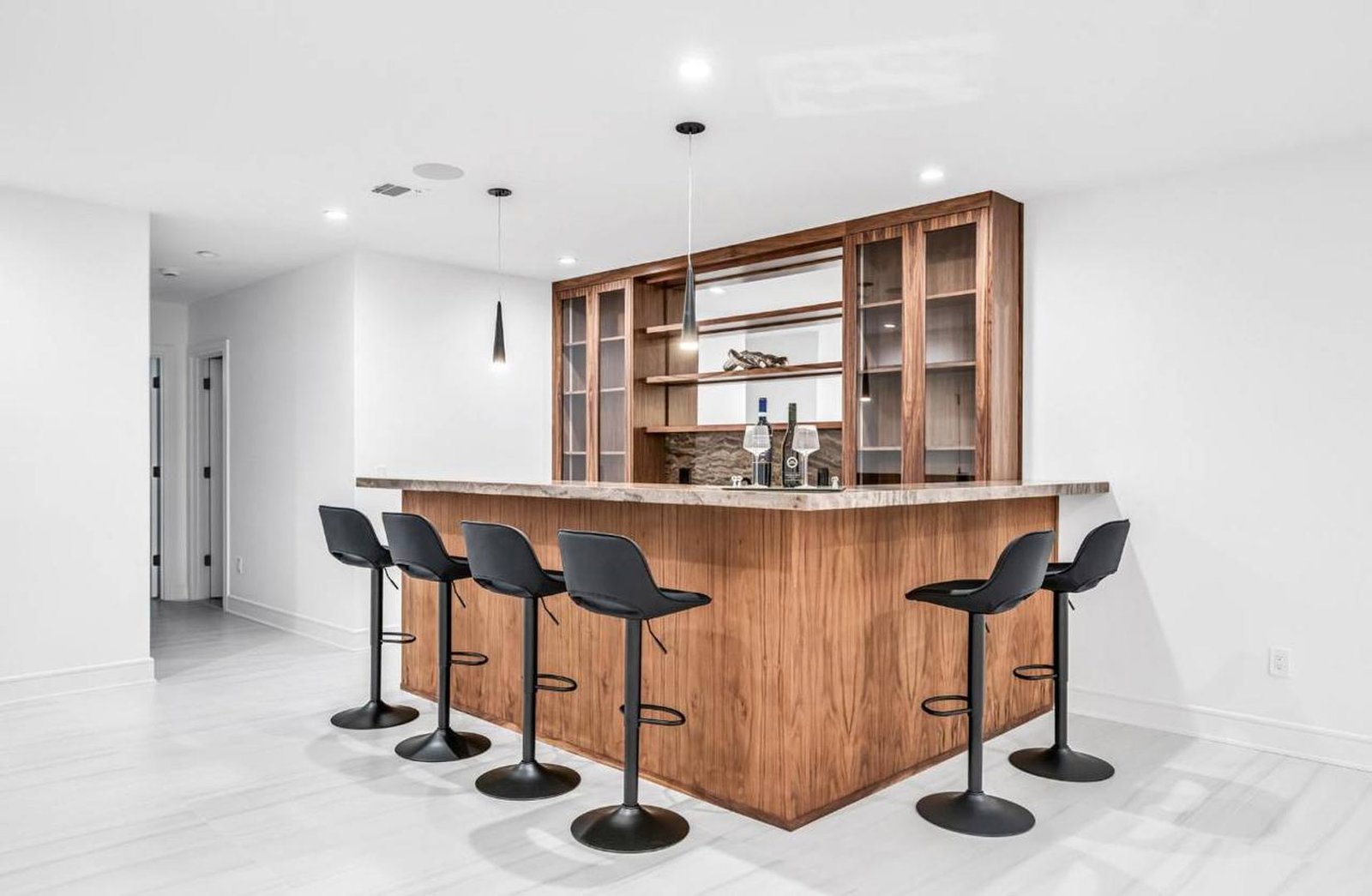 Bars & wine rooms by Quality Green, New York