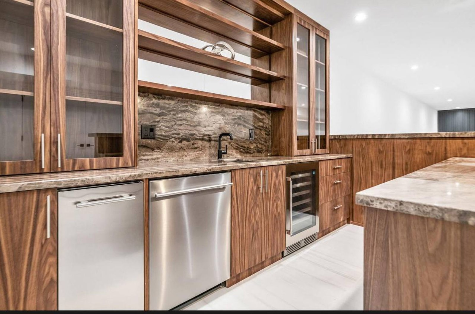 Bars & wine rooms by Quality Green, New York
