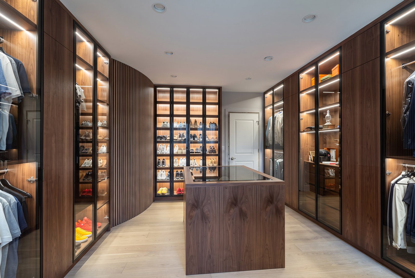 Closets & wardrobes by Quality Green, New York