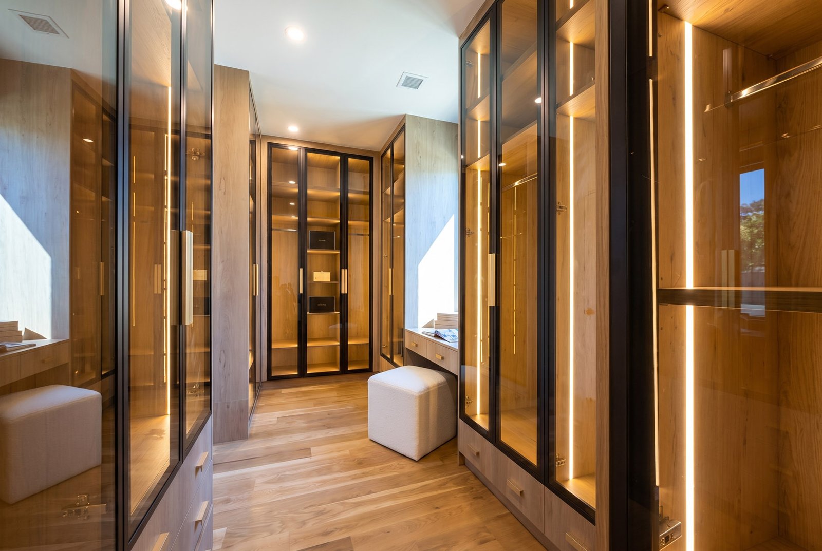 Closets & wardrobes by Quality Green, New York