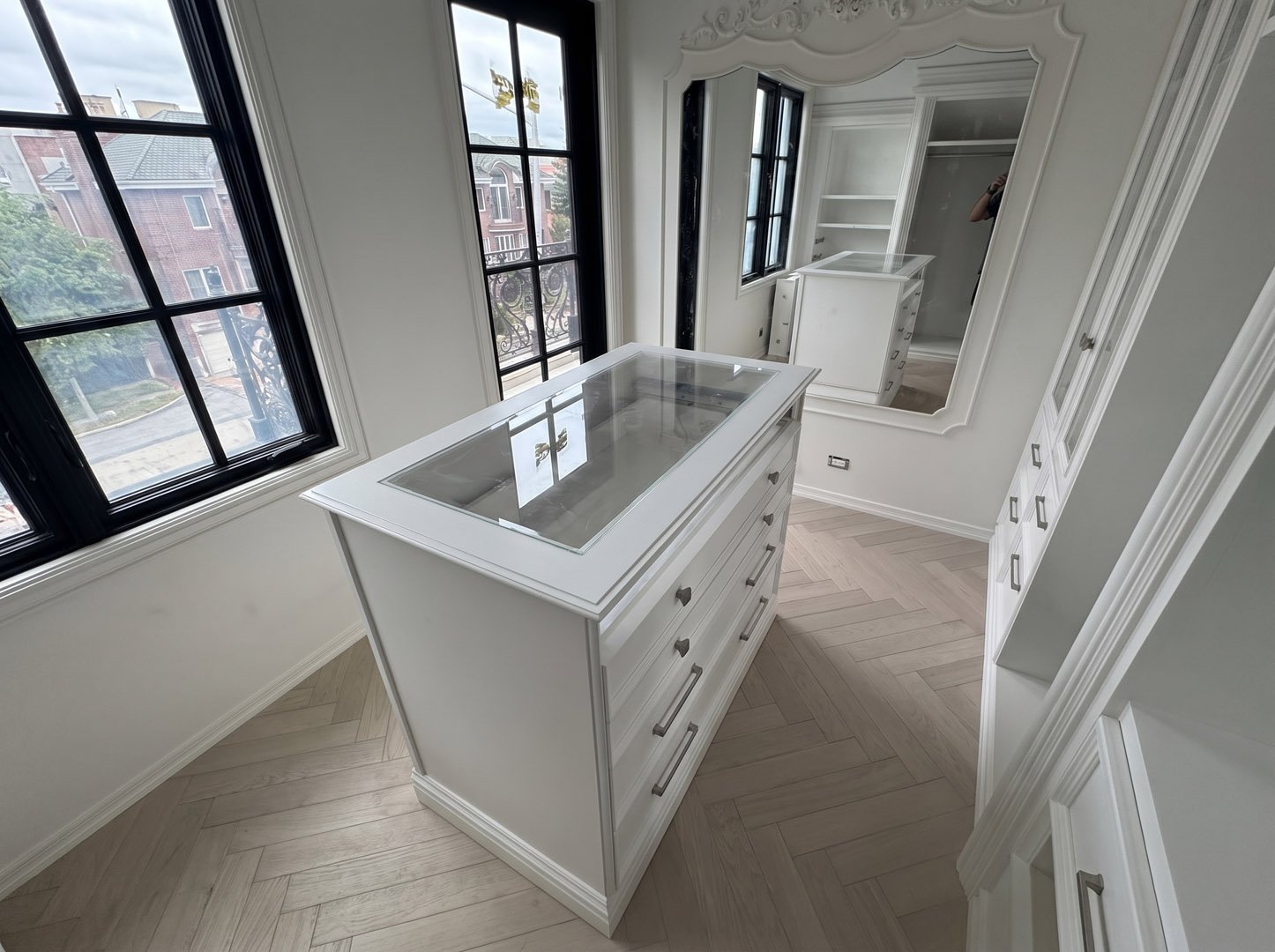 Closets & wardrobes by Quality Green, New York