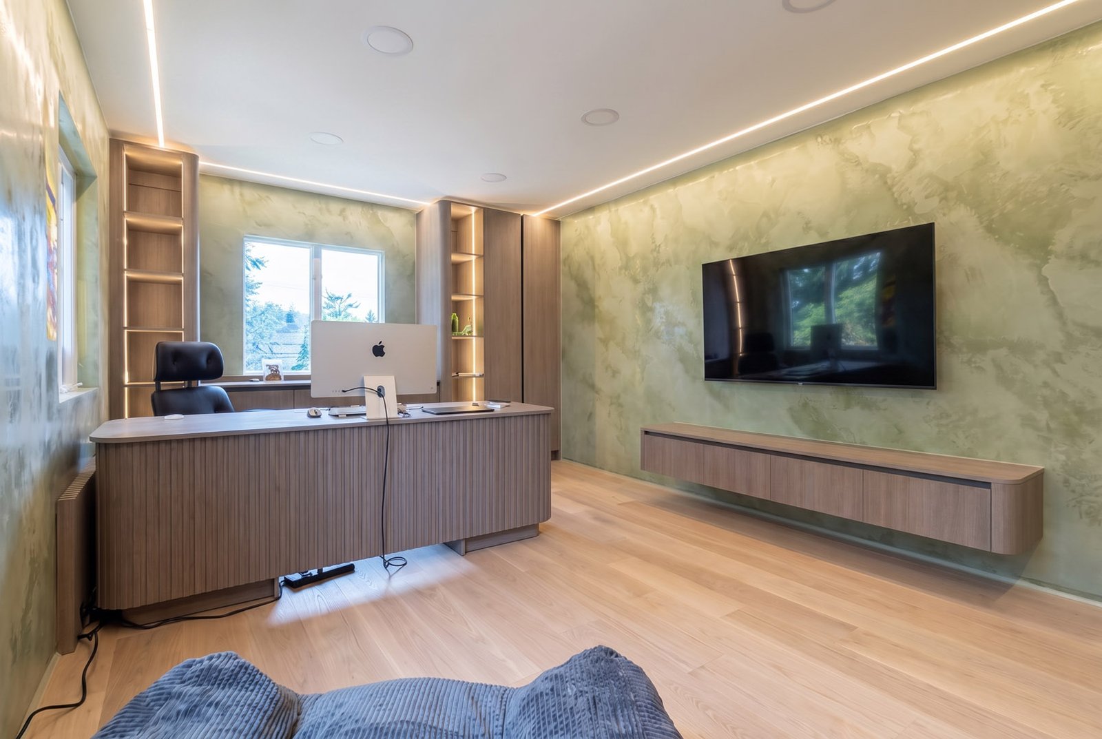 Office & built-ins by Quality Green, New York