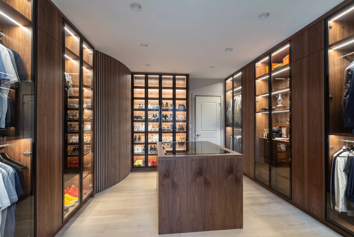 Closets & wardrobes by Quality Green
